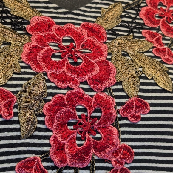 Cathy Daniels Half-Sleeve Striped Shirt with Embroidered Floral Design VTG - Picture 3 of 8